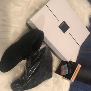 NWB Never Worn Dolce Vita Suede Boots